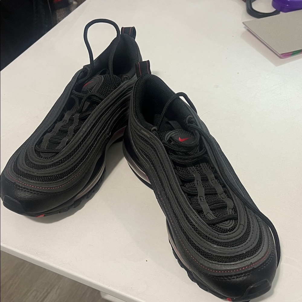 Nike Men's Black and Red Sneakers